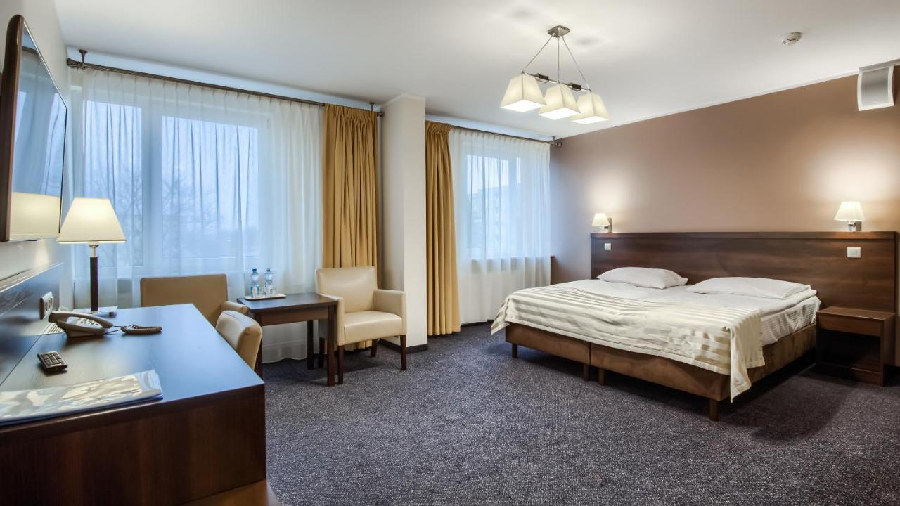 Hotel Konin Konin  Eksteriør bilde