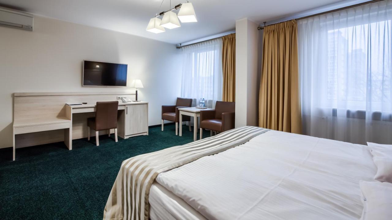 Hotel Konin Konin  Eksteriør bilde